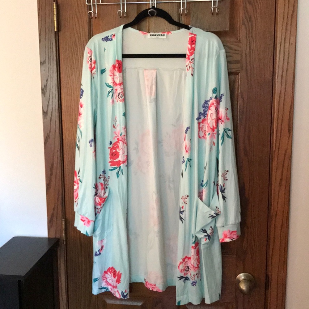 EUC Evowish size XXL light blue floral cardigan